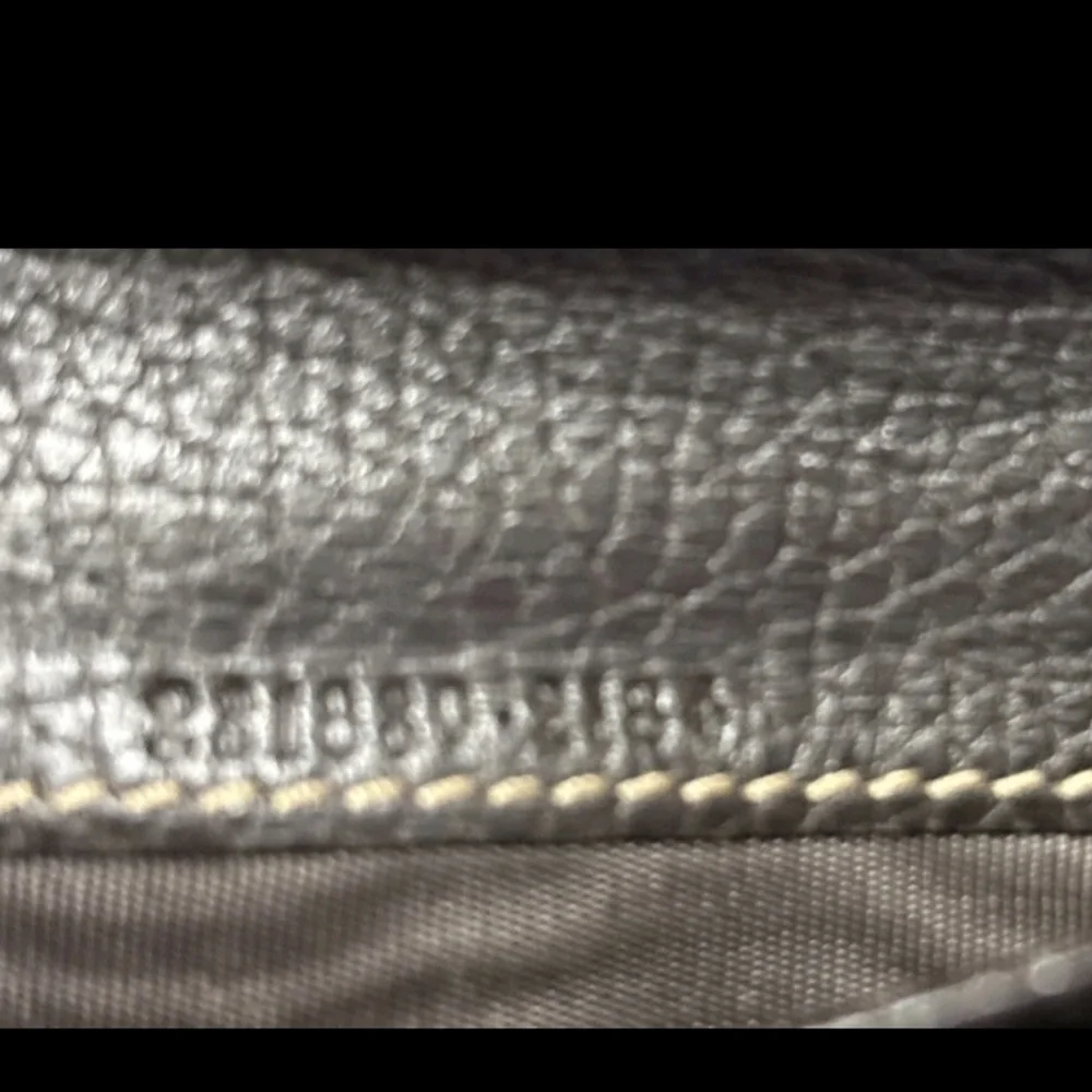 Authentic Vintage Gucci Beige and Dark Brown Women's Wallet - Picture 2 of 7